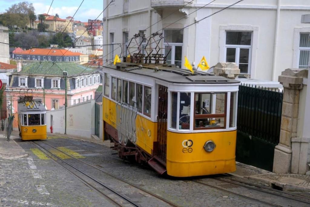 C2 Bairro Alto 18Th Century Beautiful Apartment Lisabona Exterior foto