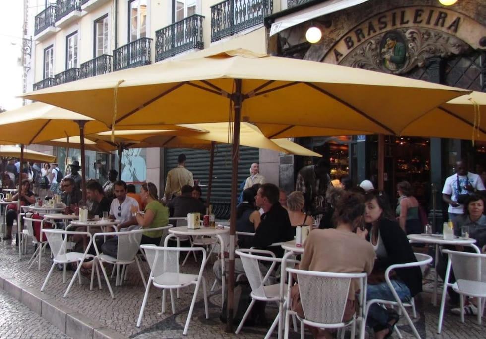 C2 Bairro Alto 18Th Century Beautiful Apartment Lisabona Exterior foto