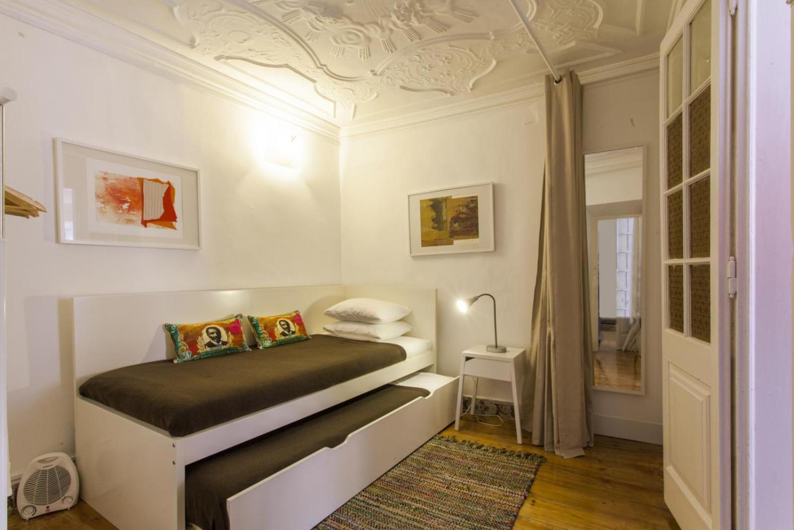 C2 Bairro Alto 18Th Century Beautiful Apartment Lisabona Exterior foto