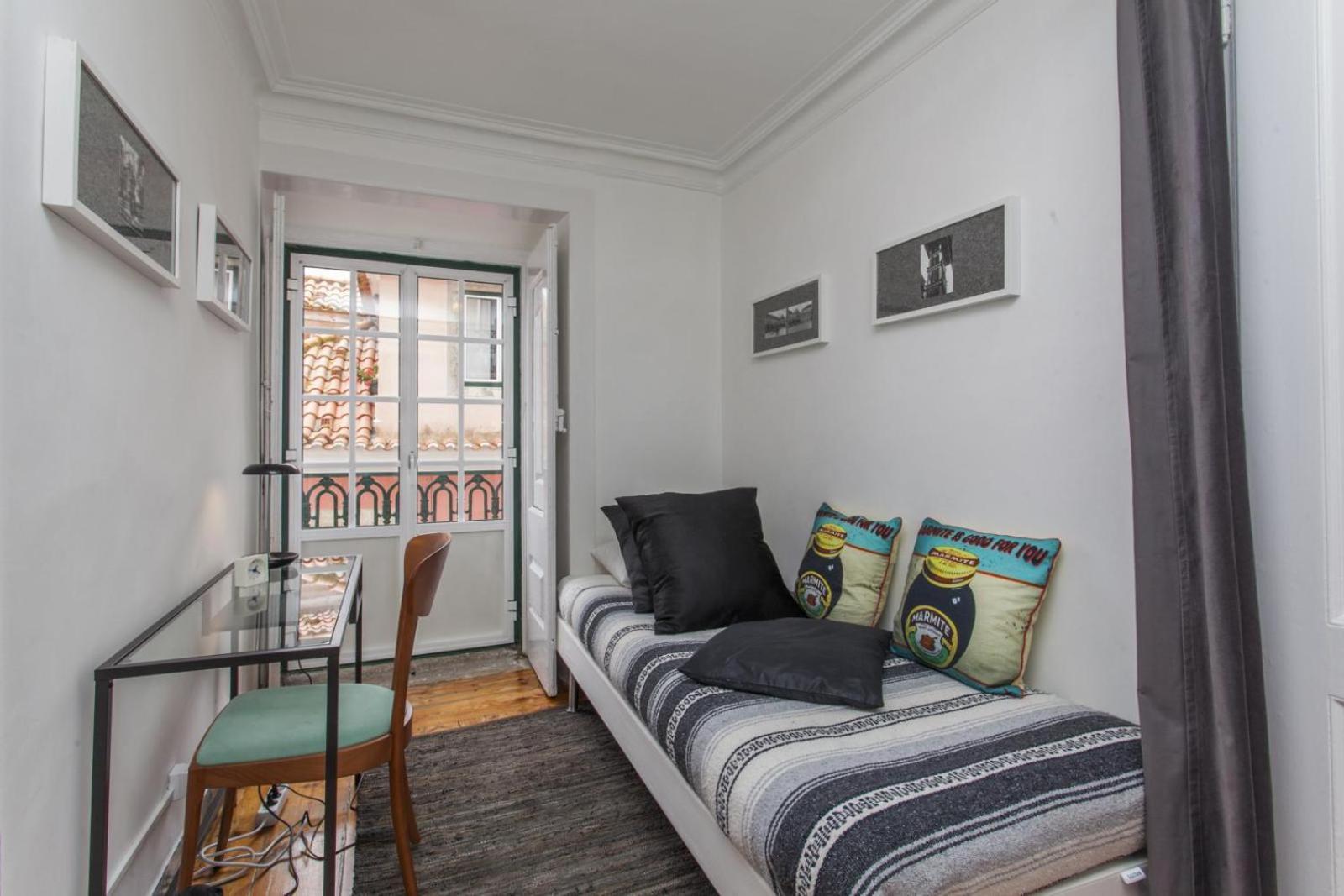 C2 Bairro Alto 18Th Century Beautiful Apartment Lisabona Exterior foto